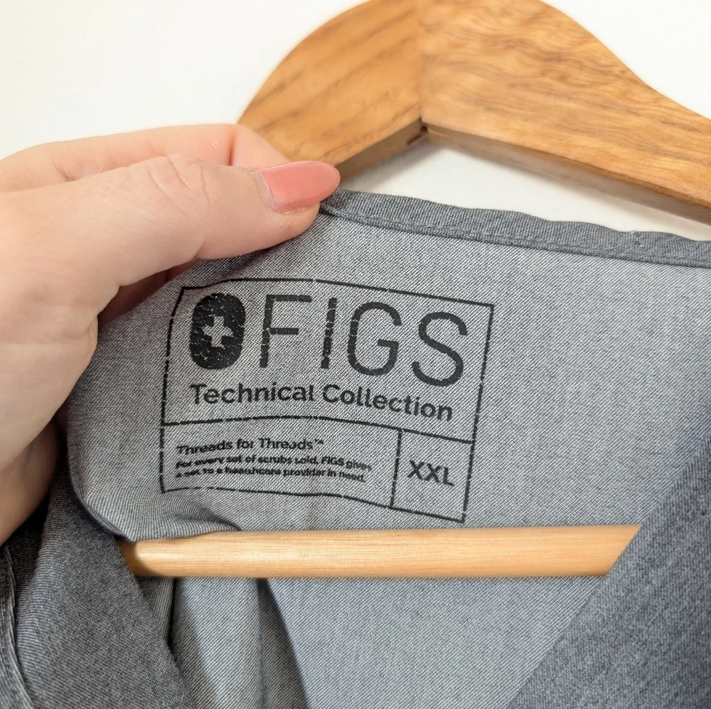 Figs Mens Graphite Grey Leon V-neck Top + Cairo Straight Leg Pants Scrubs Set